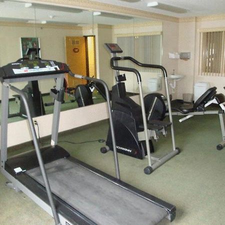 Syracuse Inn And Suites Ngoại thất bức ảnh